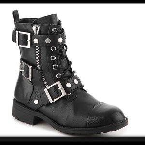 CHARLES BY CHARLES DAVID COLT COMBAT BOOT -NWOT